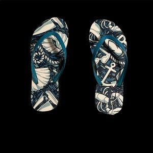Vera Bradley Shore Enough Flip Flops NWOT Size 7-8